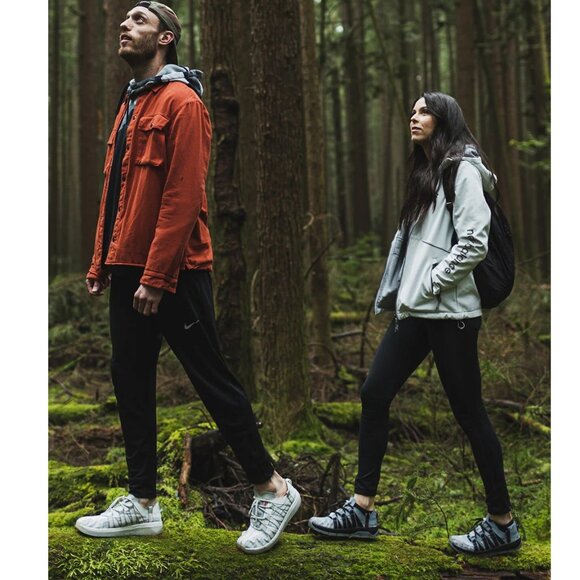 SKYE Unisex The Mobrly Sneakers - Picture 6 of 7